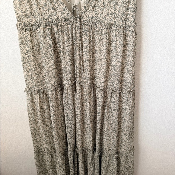 Lulus  Wandering Wistfully Cream Floral Print Tiered Maxi Dress Ruffled Sz M - Picture 6 of 11